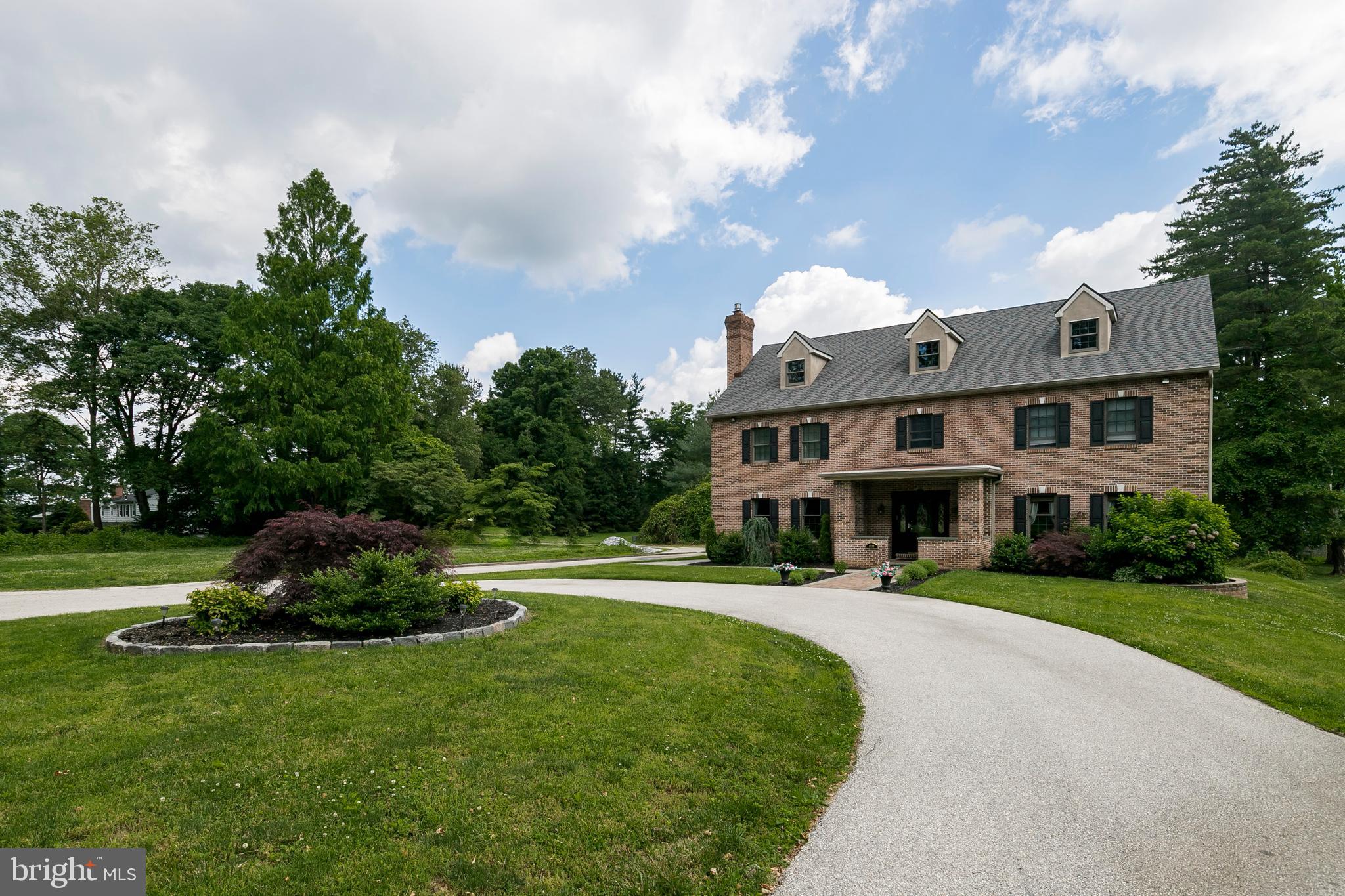 1939 County Line Road Villanova, PA 19085 - Photo 3 of 25 Circular Driveway