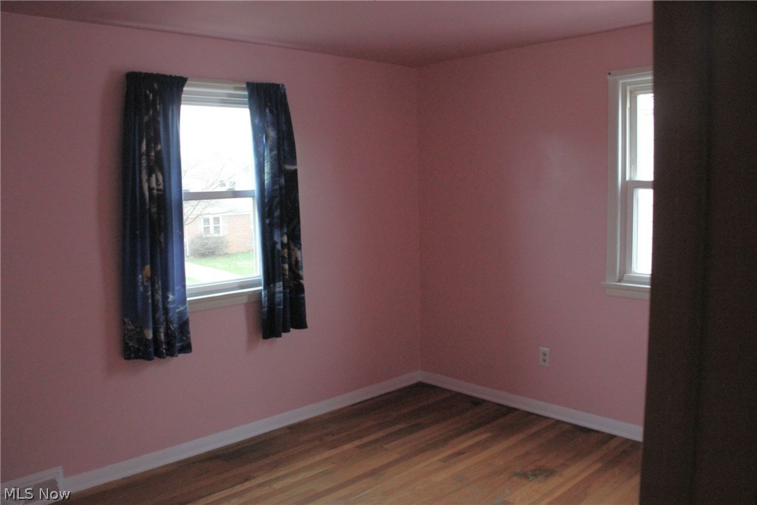 4201 Stonehaven Road Cleveland, OH 44121 - Photo 14 of 23