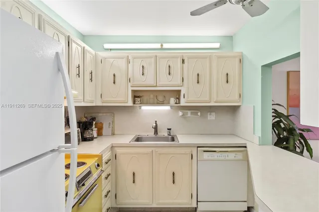 $148,000 | 5661 Southwest 2nd Court, Unit 216, Margate, FL 33068