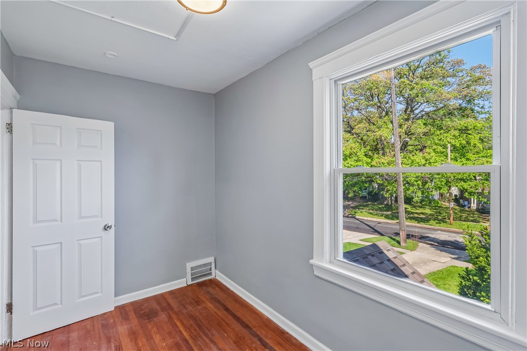 4012 Bluestone Road Cleveland, OH 44121 - Photo 15 of 25