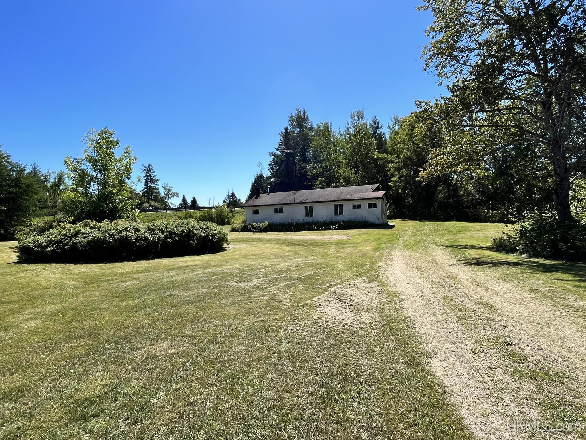 5049 N Gardapee Road Manistique, MI 49854 - Photo 33 of 43