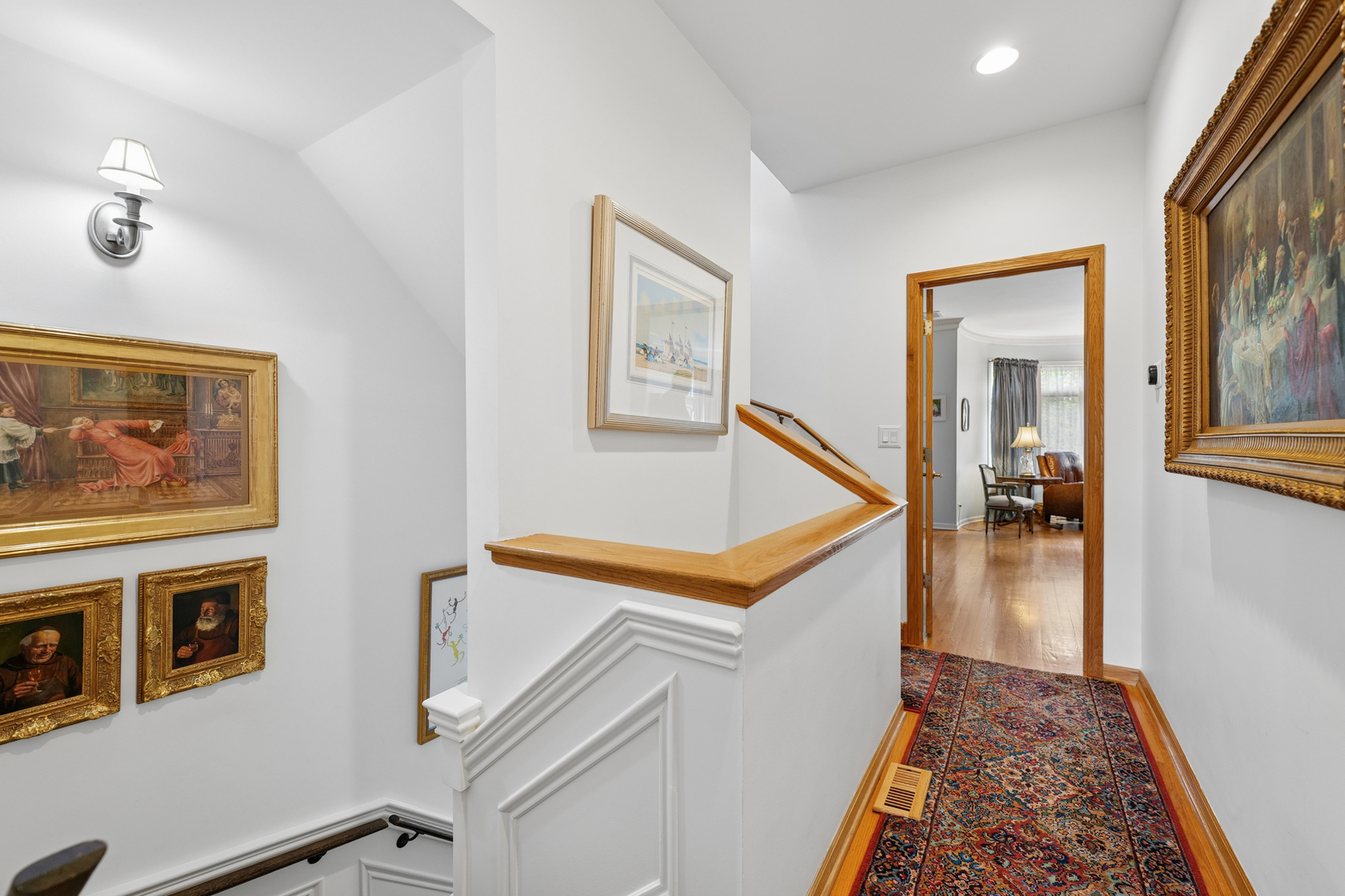 1401 South Indiana Avenue Chicago, IL 60605 - Photo 14 of 40 a hallway with furniture and a fireplace