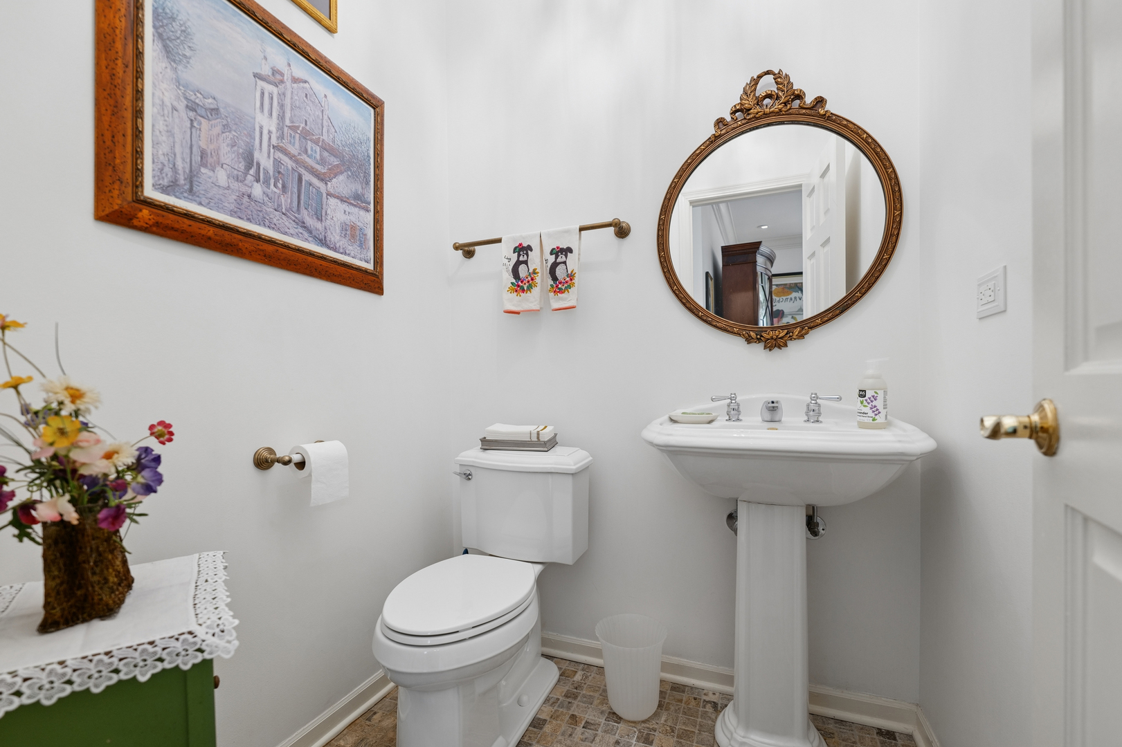 1401 South Indiana Avenue Chicago, IL 60605 - Photo 24 of 40 a bathroom with a toilet sink and mirror