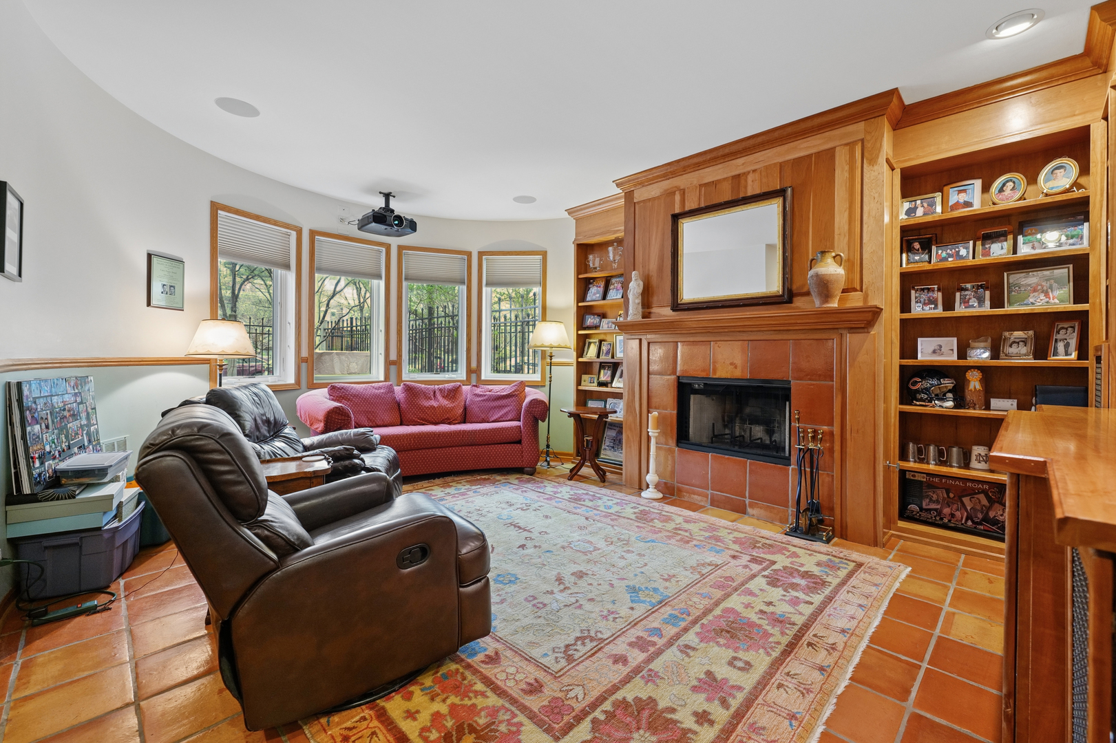 1401 South Indiana Avenue Chicago, IL 60605 - Photo 28 of 40 a living room with furniture and a fireplace