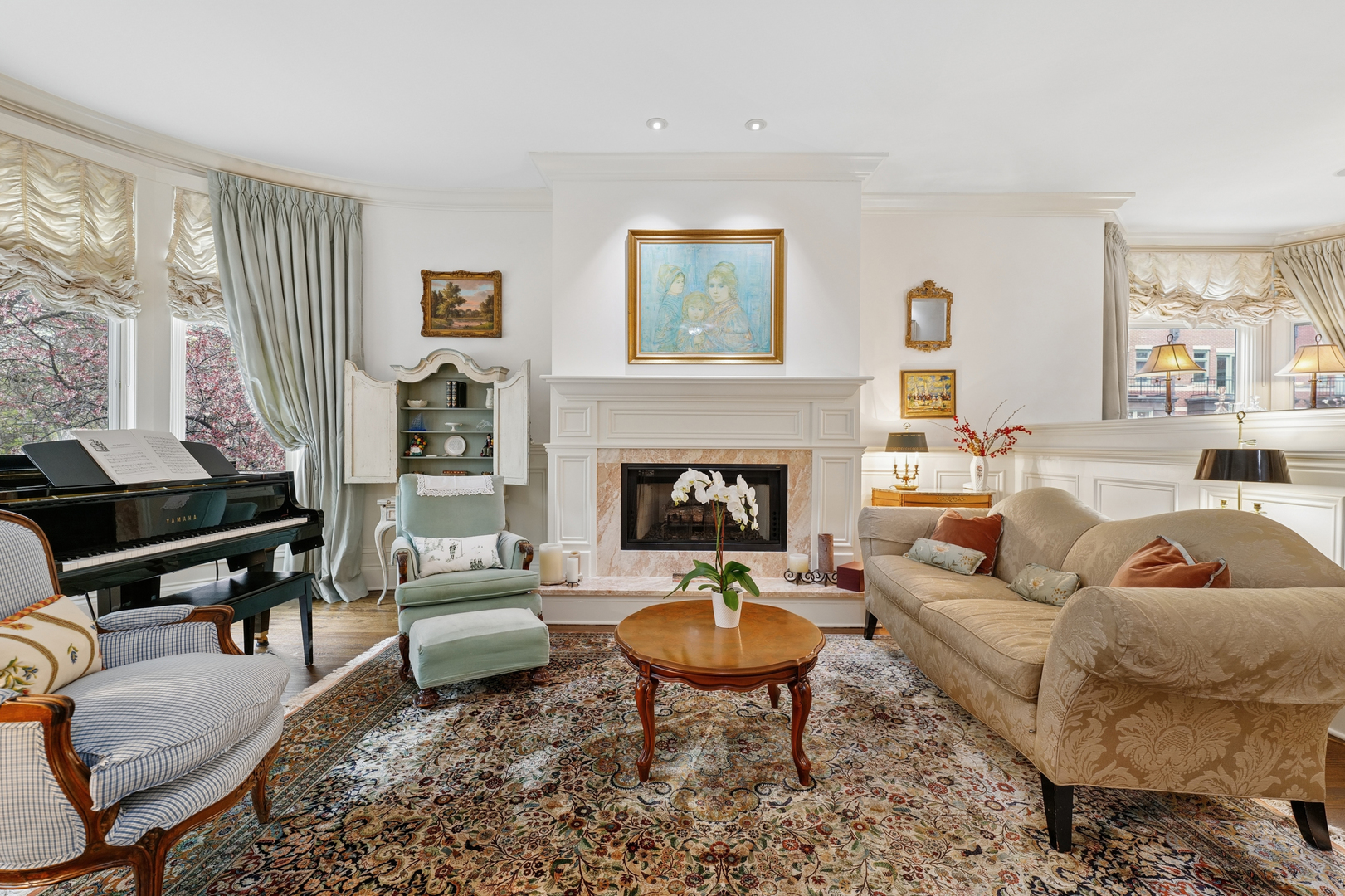 1401 South Indiana Avenue Chicago, IL 60605 - Photo 7 of 40 a living room with furniture a table and a fireplace