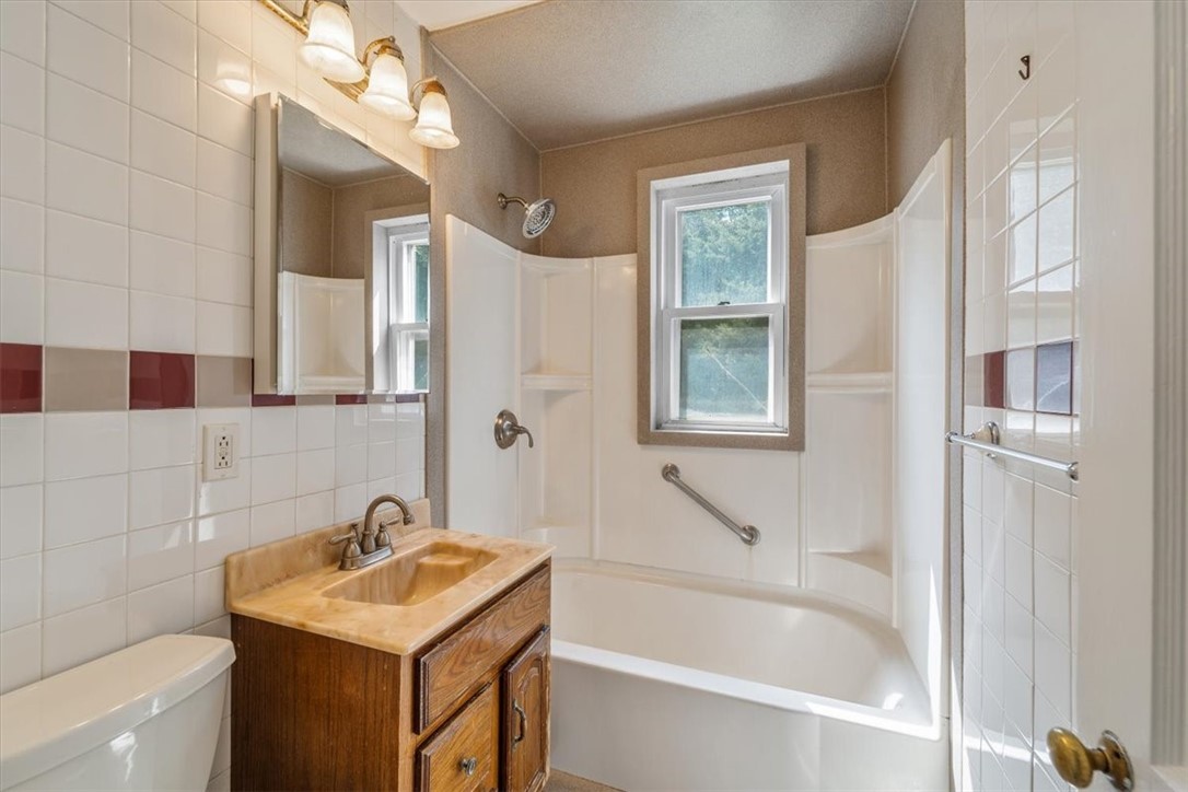 200 Papineau Avenue Woonsocket, RI 02895 - Photo 15 of 20