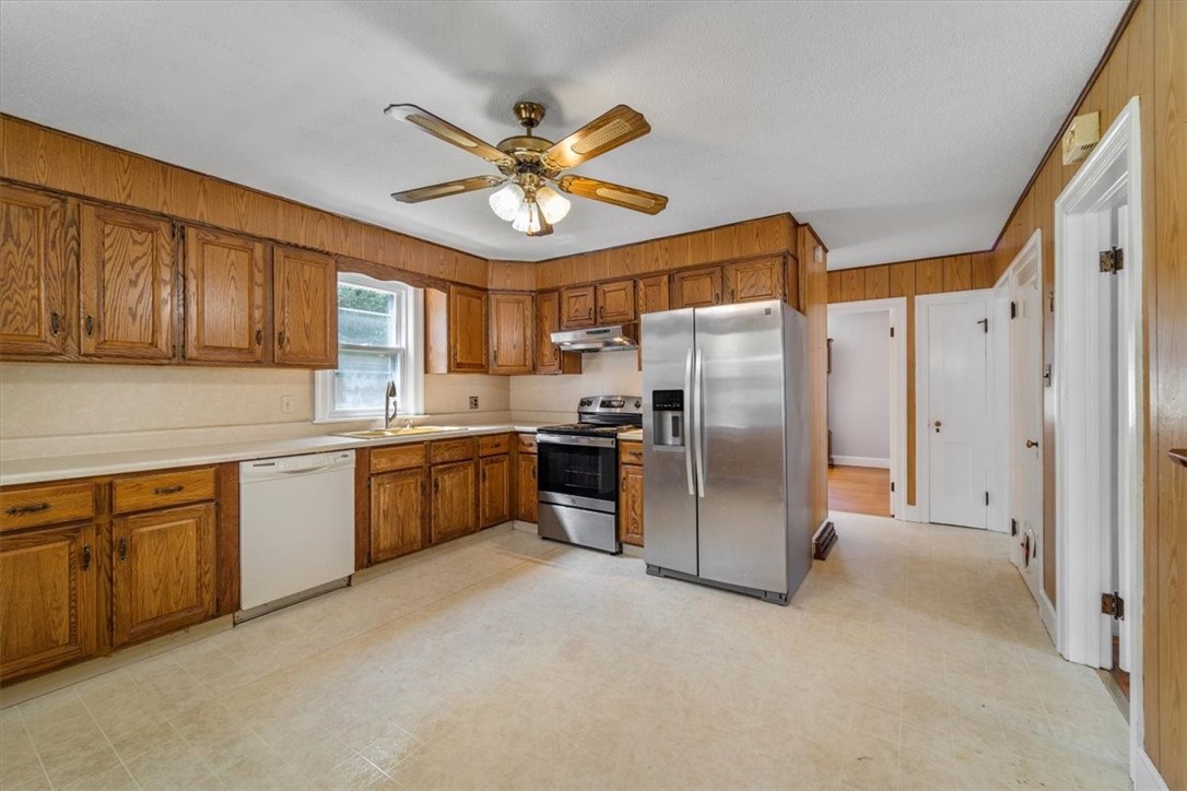 200 Papineau Avenue Woonsocket, RI 02895 - Photo 5 of 20