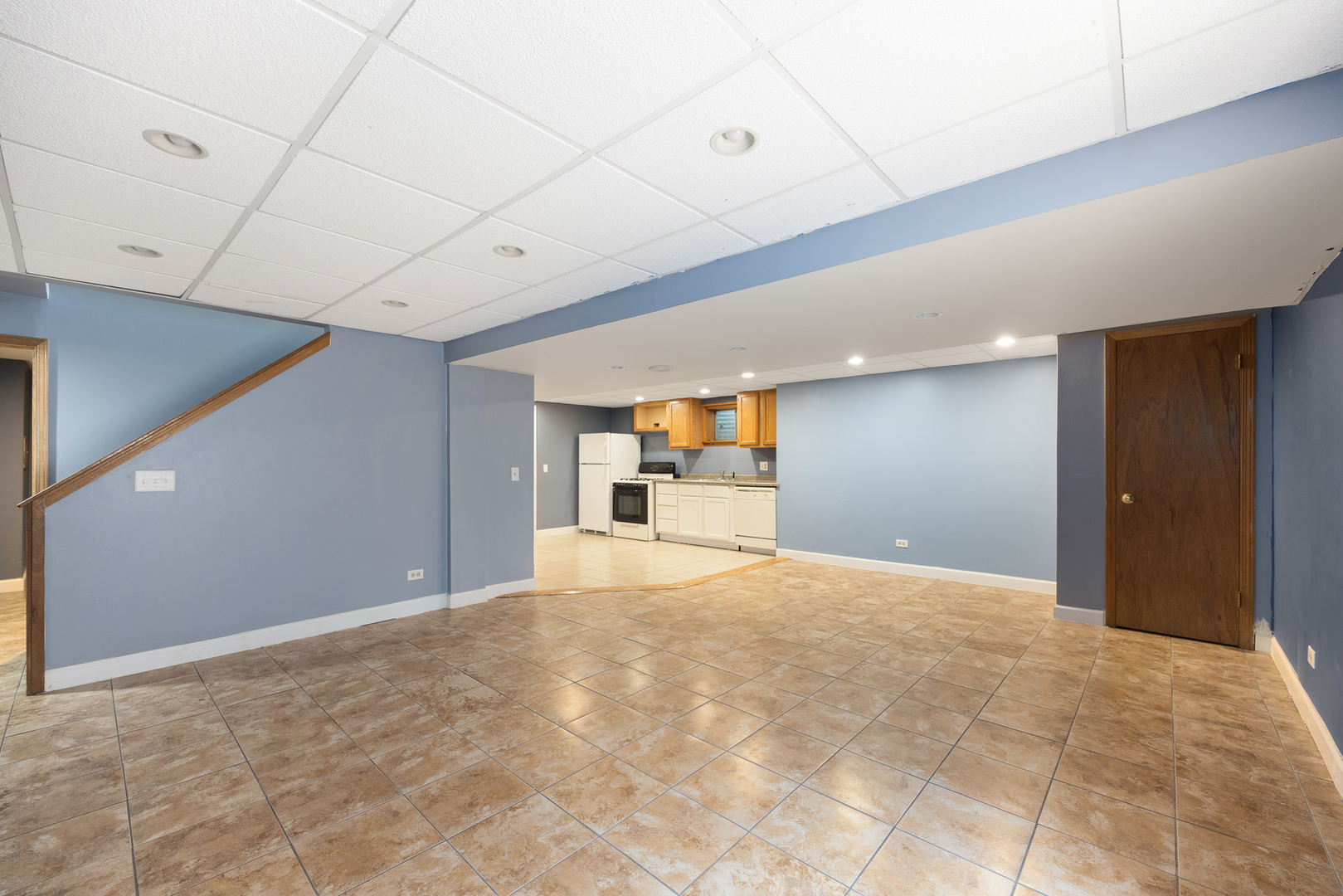 24859 Vermette Road Plainfield, IL 60585 - Photo 25 of 39 a view of a livingroom with a staircase