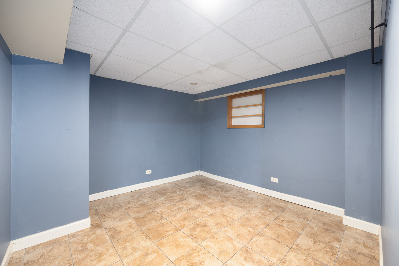 24859 Vermette Road Plainfield, IL 60585 - Photo 27 of 39 an empty room with windows