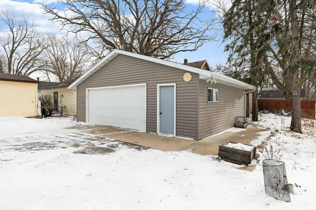 $210,000 | 618 4th Avenue Southeast, Waseca, MN 56093