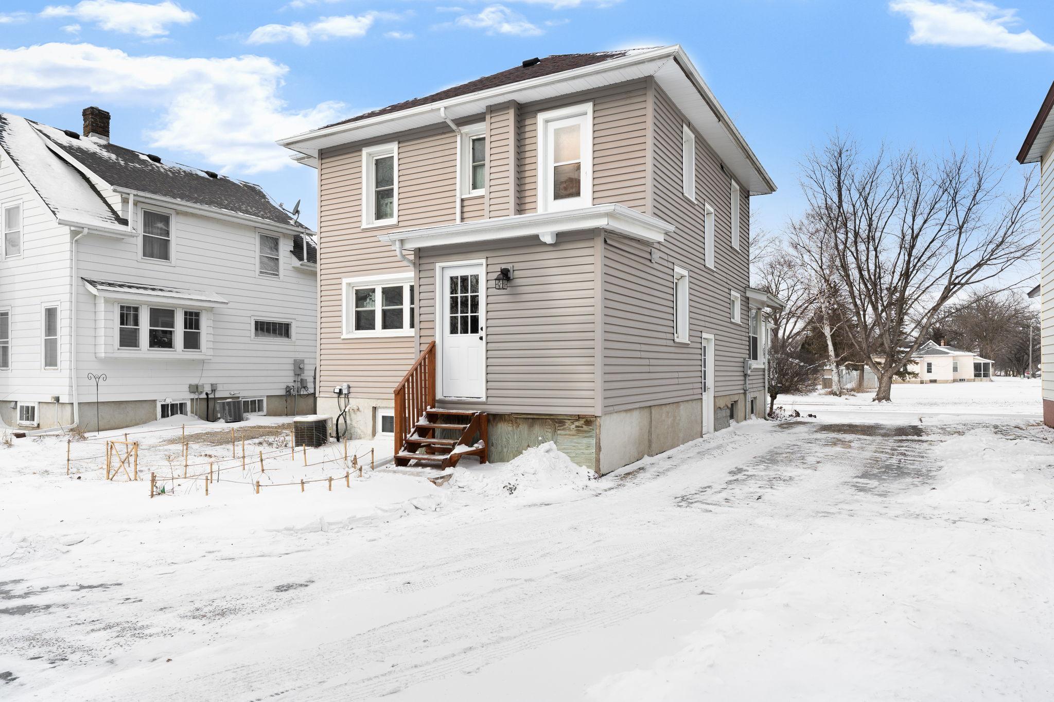 618 4th Avenue Southeast Waseca, MN 56093 - Photo 32 of 35