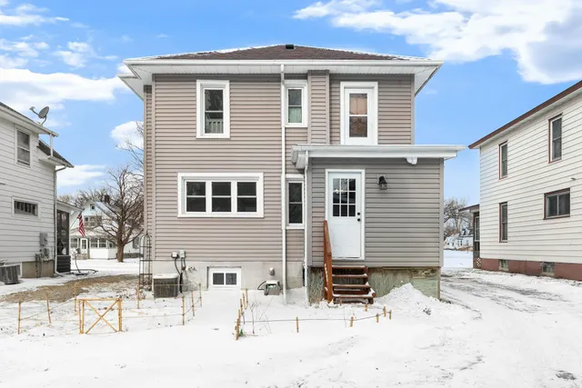 $210,000 | 618 4th Avenue Southeast, Waseca, MN 56093