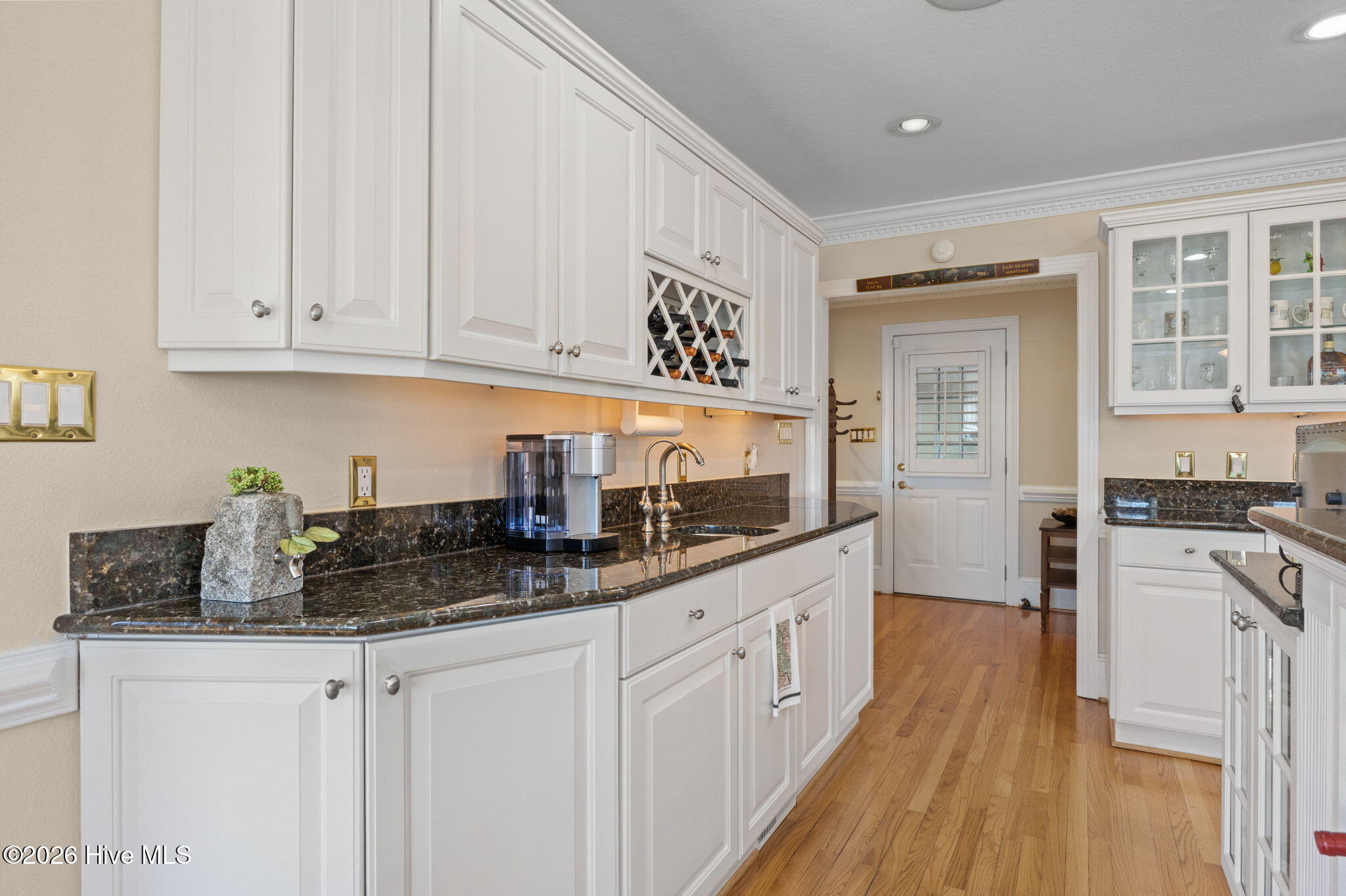 101 Lookout Ridge Cedar Point, NC 28584 - Photo 47 of 76 wetbar in kitchen