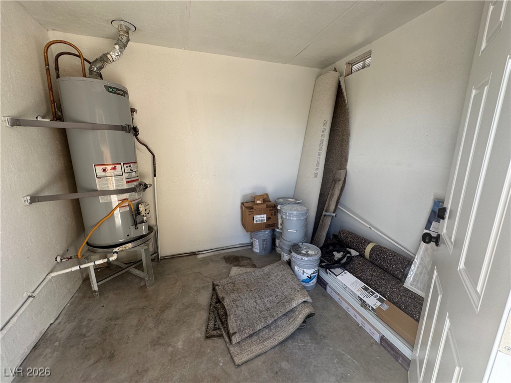 4020 Pamela Way Las Vegas, NV 89115 - Photo 37 of 38 Laundry room and storage room.