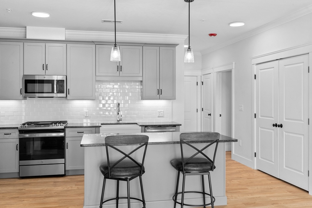57 Long Point Road, Unit 102 Lakeville, MA 02347 - Photo 3 of 24