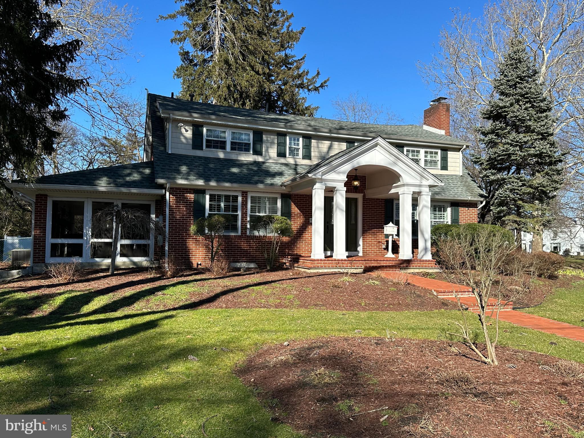 73 Rugby Place Woodbury, NJ 08096 - Photo 2 of 39 FRONT EXTERIOR