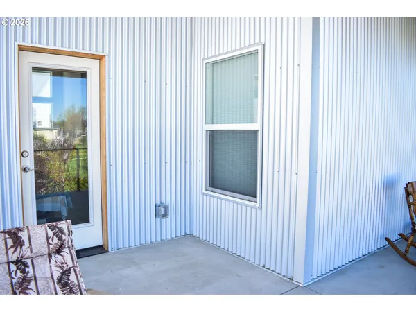 $462,000 | 310 East Rapp Road, Talent, OR 97540