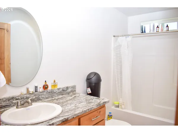 $462,000 | 310 East Rapp Road, Talent, OR 97540