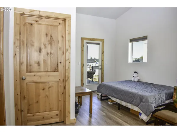 $462,000 | 310 East Rapp Road, Talent, OR 97540