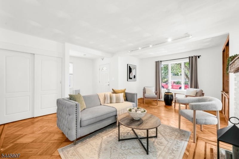 1046 Falls Terrace Union, NJ 07083 - Photo 5 of 29