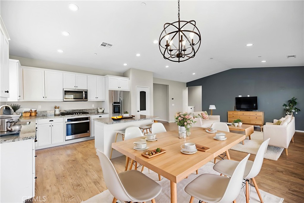 29978 Windmill Farms Road Winchester, CA 92596 - Photo 11 of 44 Virtually staged