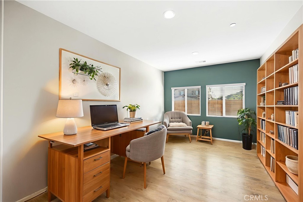 29978 Windmill Farms Road Winchester, CA 92596 - Photo 16 of 44 Office or 4th bedroom
Virtually staged