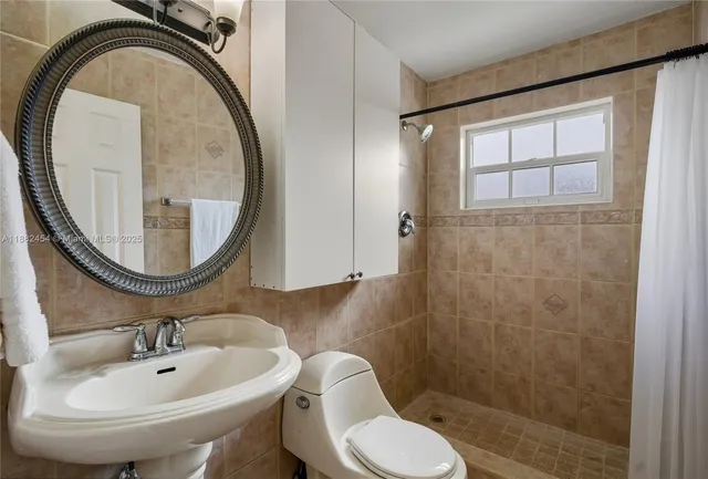 a view of walk in closet