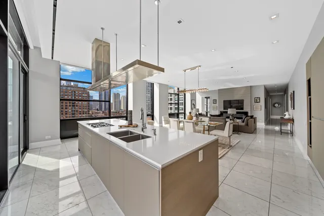 $1,995,000 | 400 West Huron Street, Unit 1001, Chicago, IL 60654