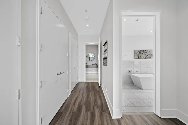 $1,995,000 | 400 West Huron Street, Unit 1001, Chicago, IL 60654