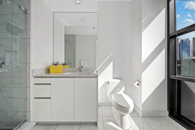 $1,995,000 | 400 West Huron Street, Unit 1001, Chicago, IL 60654