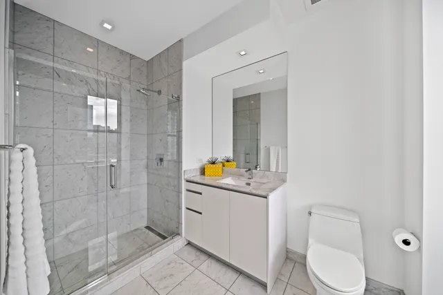 $1,995,000 | 400 West Huron Street, Unit 1001, Chicago, IL 60654