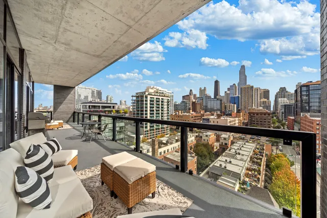 $1,995,000 | 400 West Huron Street, Unit 1001, Chicago, IL 60654