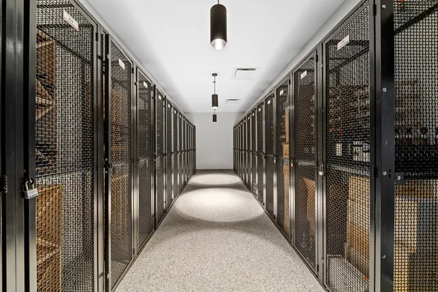 $1,995,000 | 400 West Huron Street, Unit 1001, Chicago, IL 60654