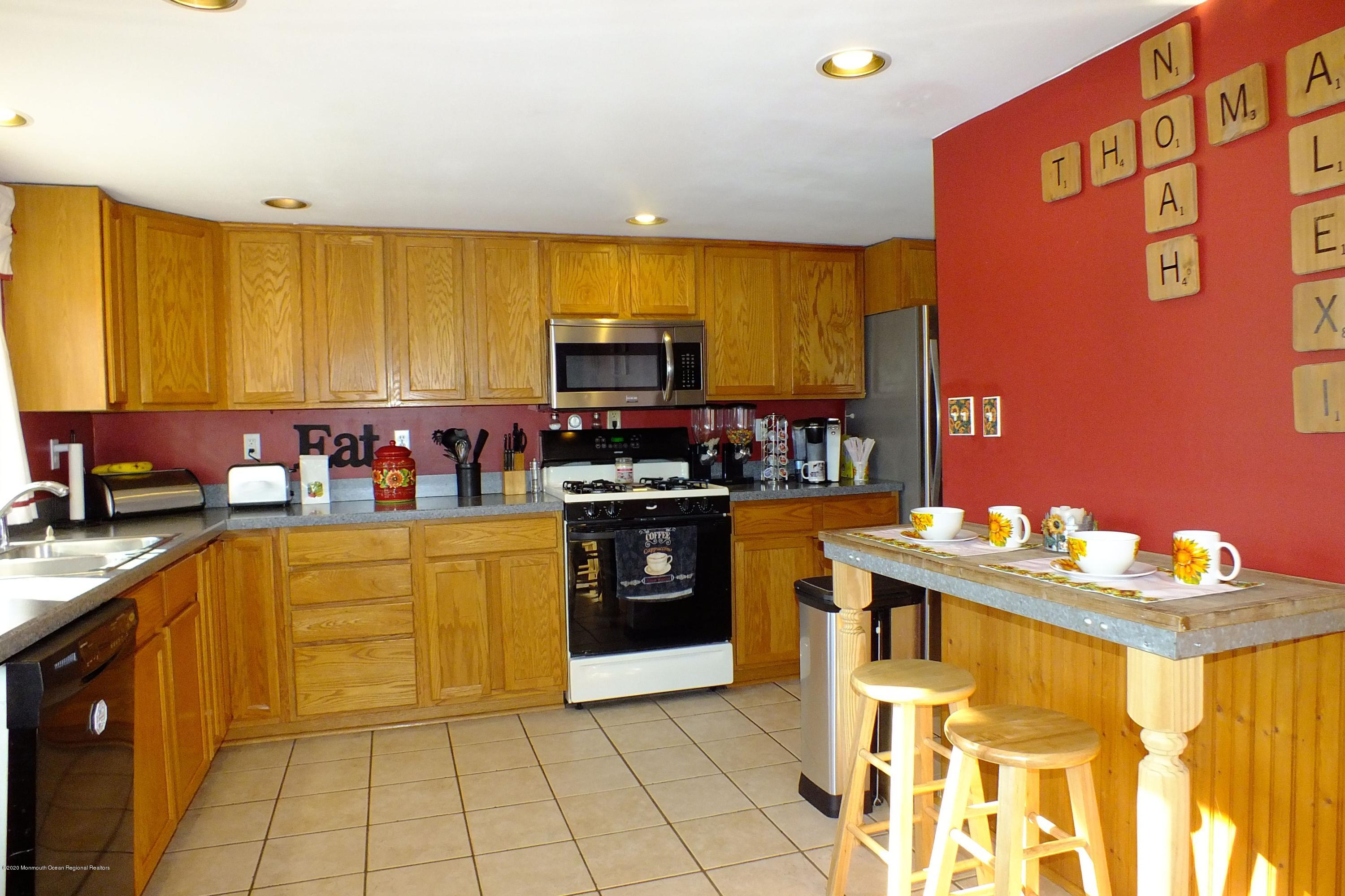 648 Windsor Road Brick, NJ 08723 - Photo 7 of 19 648 Windsor Rd. Kitchen