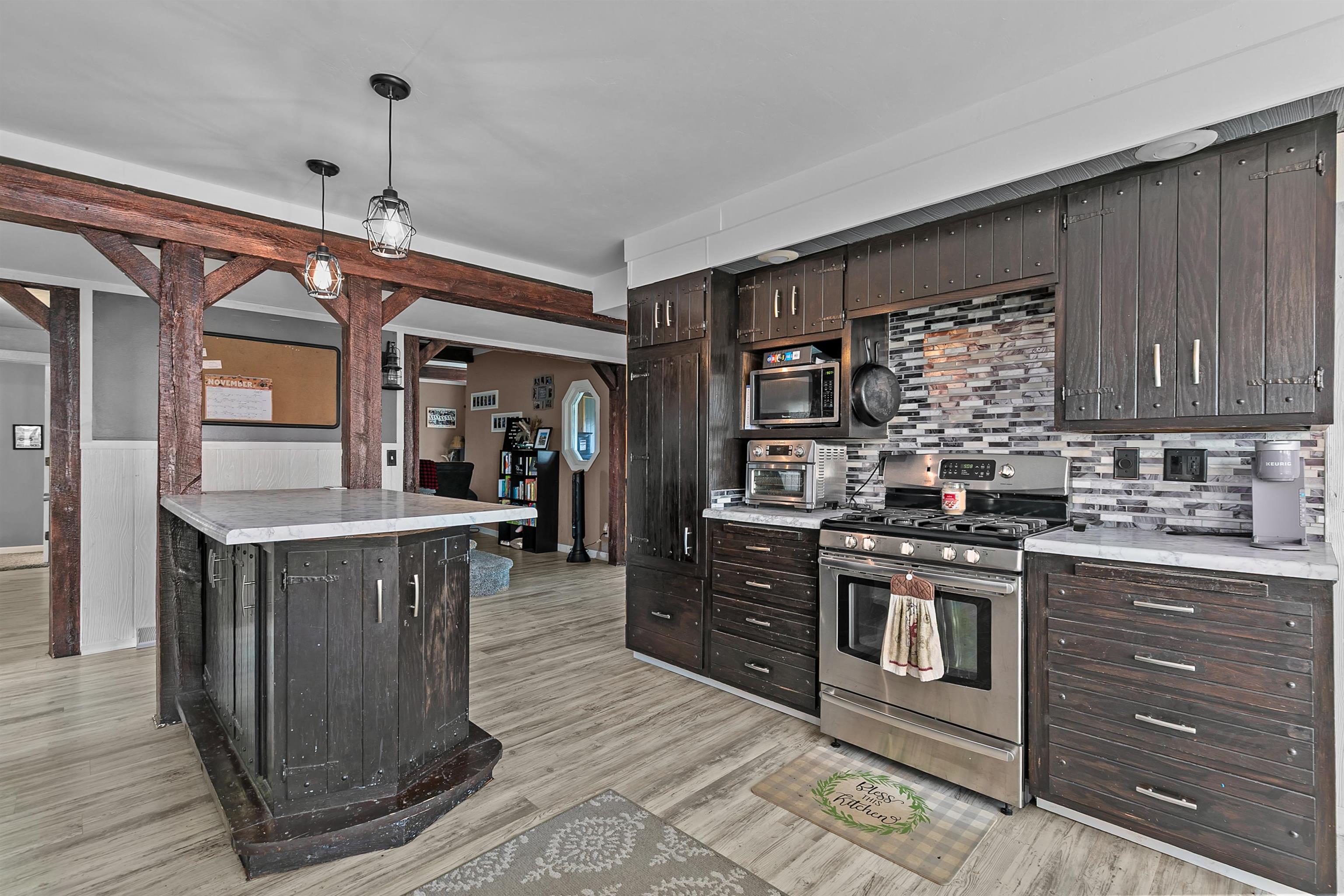 W7185 County Rd P Shiocton, WI 54170 - Photo 6 of 44