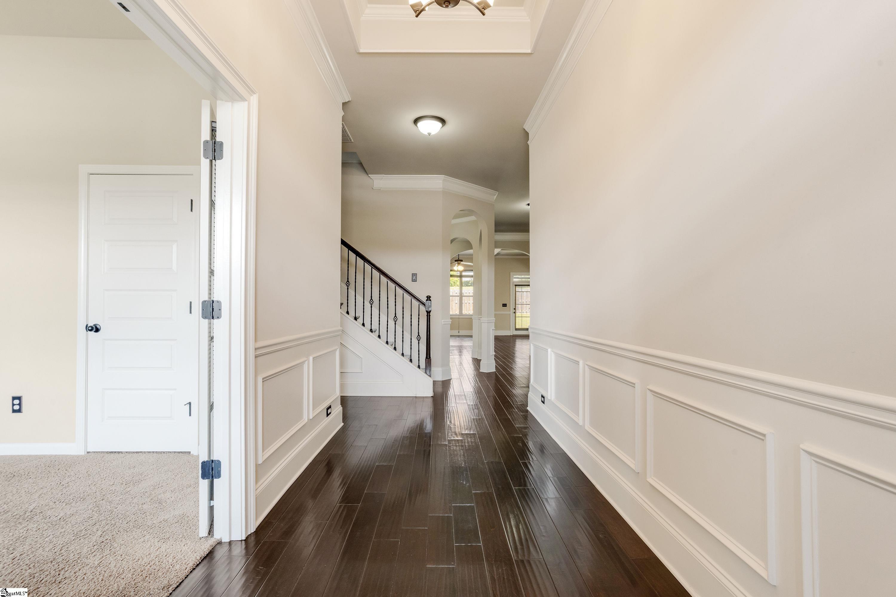 300 Stoneleigh Road Simpsonville, SC 29681 - Photo 3 of 36 Gallery Image 3