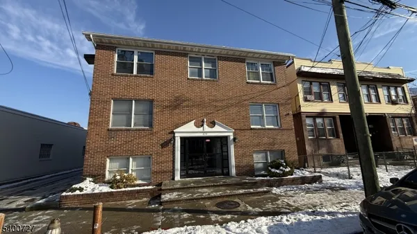 $316,900 | 634 South Broad Street, Unit C2, Elizabeth, NJ 07202