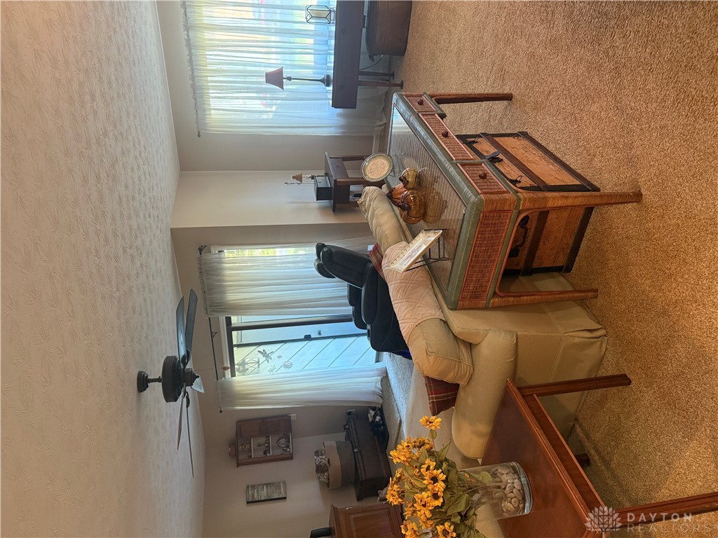 1943 Washington South Road Dayton, OH 45458 - Photo 4 of 25