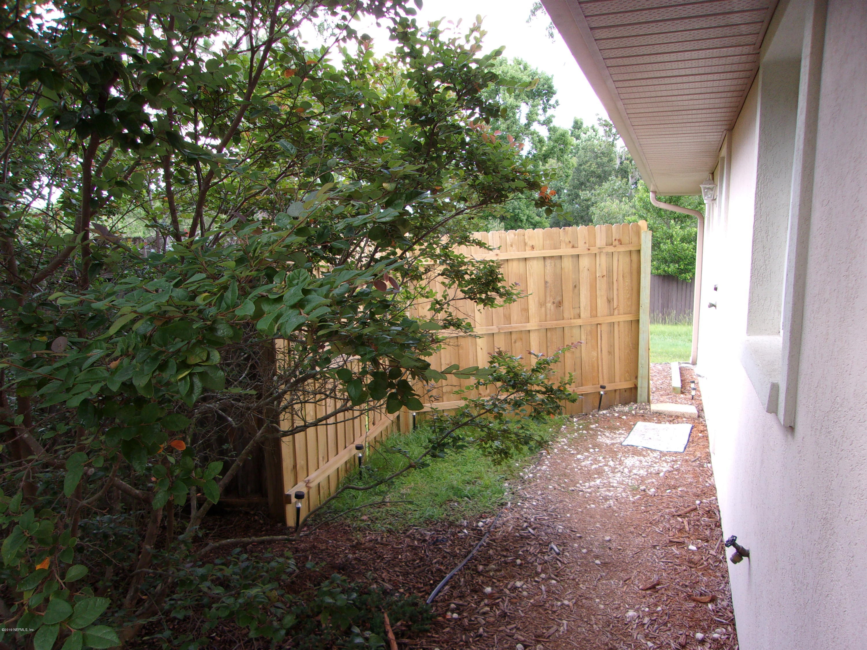 882 Southeast 46th Loop Keystone Heights, FL 32656 - Photo 21 of 23 patio2