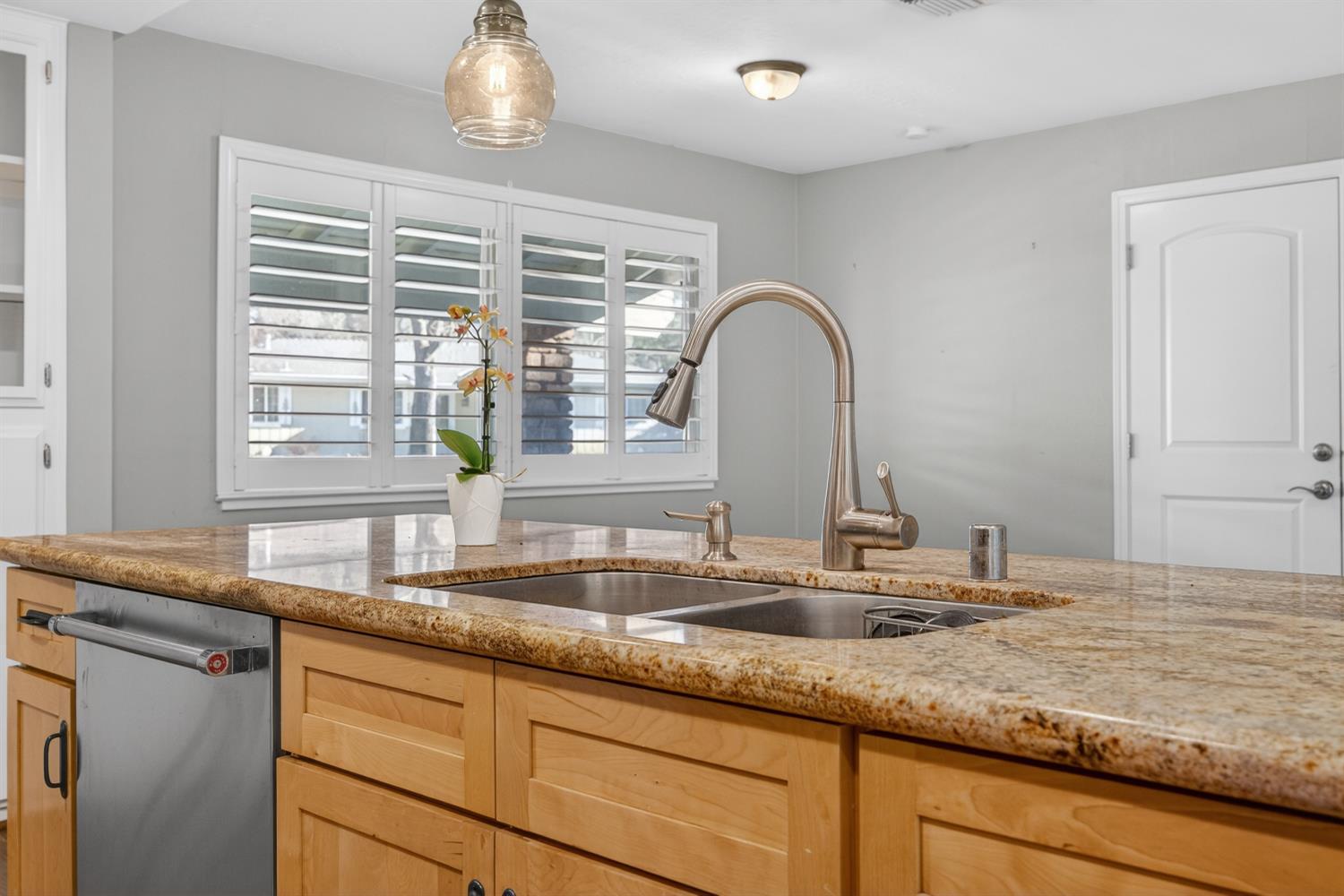 5267 Ridgevale Way Fair Oaks, CA 95628 - Photo 13 of 58