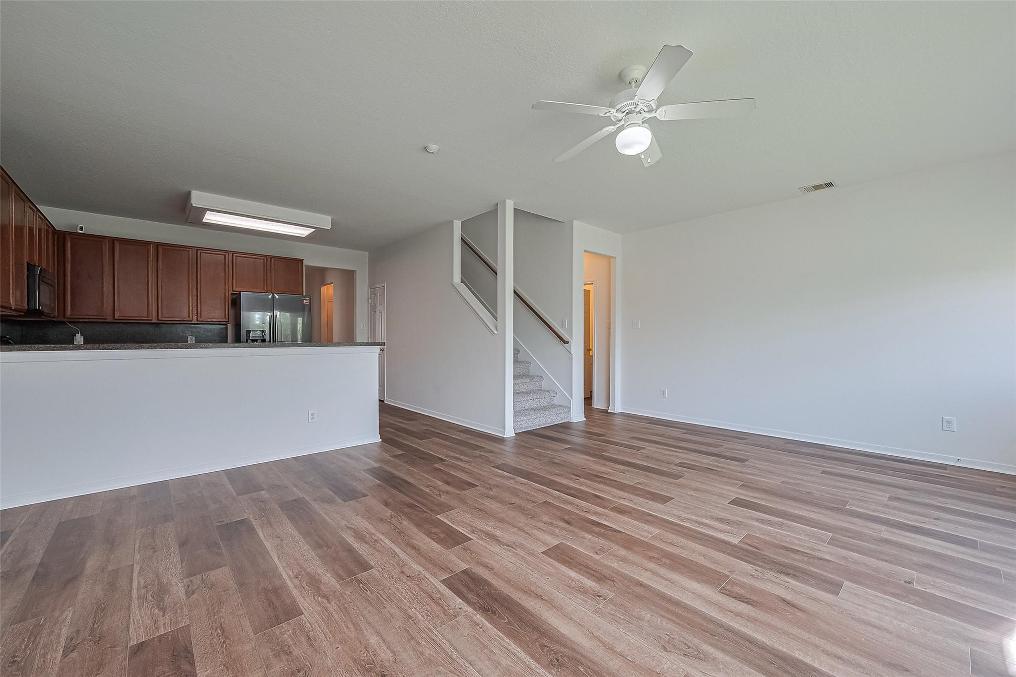 9514 Barr Spring Drive Humble, TX 77396 - Photo 6 of 27 luving room