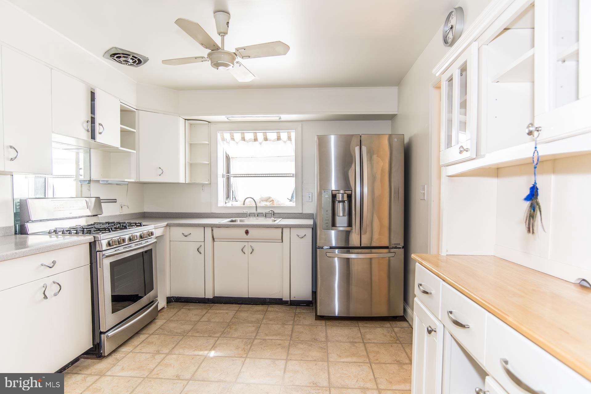 608 Edwards Ferry Road Northeast Leesburg, VA 20176 - Photo 14 of 38 Gallery Image 14