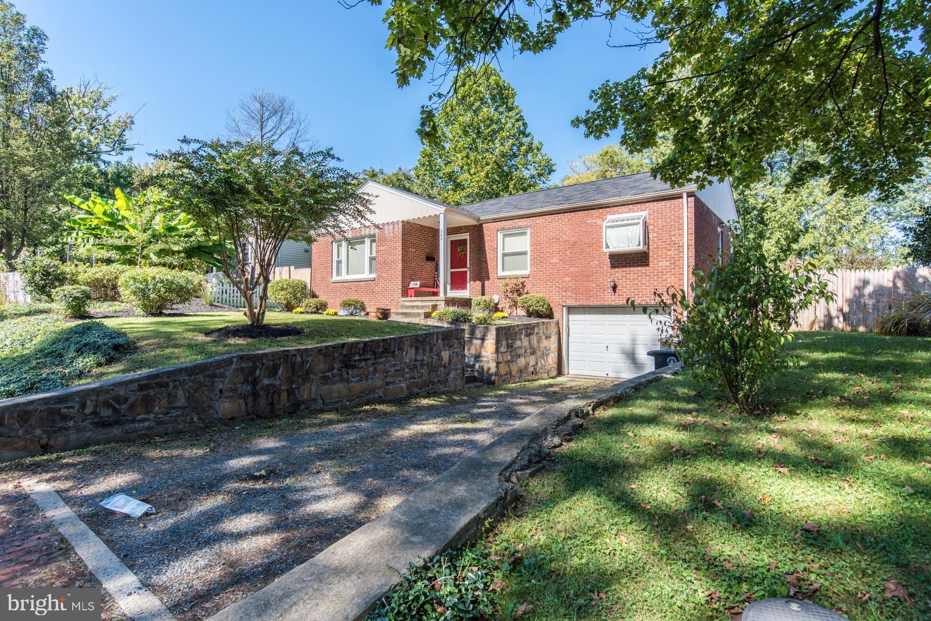 608 Edwards Ferry Road Northeast Leesburg, VA 20176 - Photo 3 of 38 Gallery Image 3