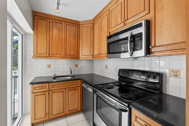 $166,000 | 1439 South Ocean Boulevard, Unit 317, Lauderdale-by-the-Sea, FL 33062