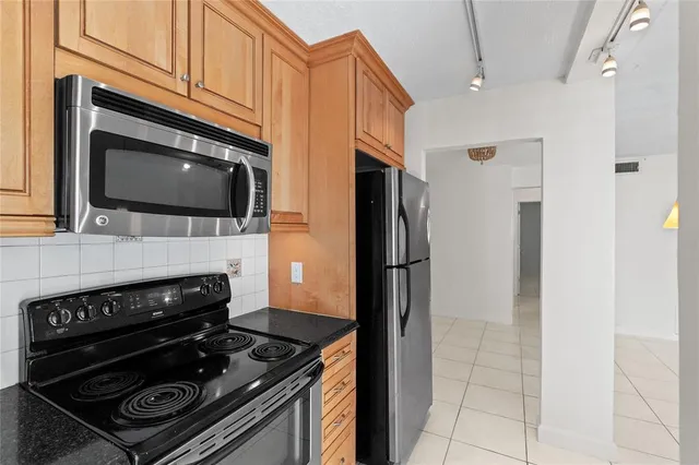 $166,000 | 1439 South Ocean Boulevard, Unit 317, Lauderdale-by-the-Sea, FL 33062