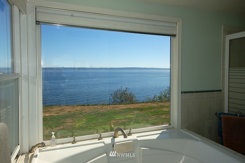 23670 Jefferson Point Road Northeast Kingston, WA 98346 - Photo 11 of 20 Gallery Image 11