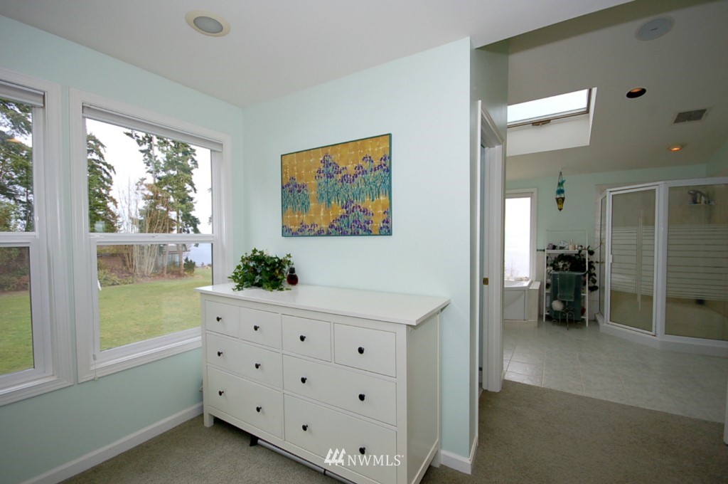 23670 Jefferson Point Road Northeast Kingston, WA 98346 - Photo 14 of 20 Gallery Image 14