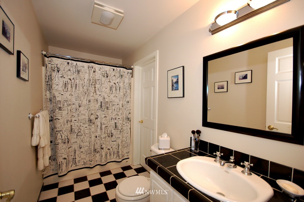 23670 Jefferson Point Road Northeast Kingston, WA 98346 - Photo 16 of 20 Gallery Image 16