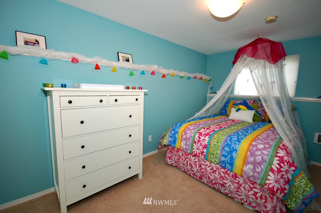 23670 Jefferson Point Road Northeast Kingston, WA 98346 - Photo 17 of 20 Gallery Image 17