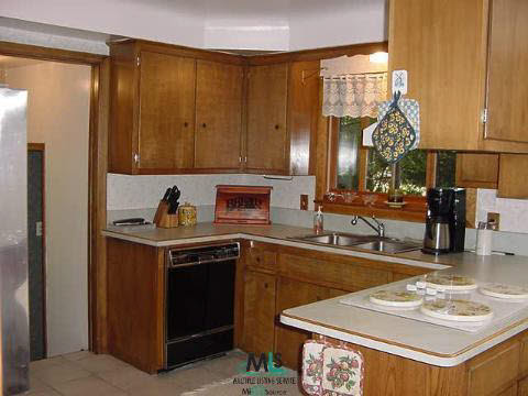 1710 Christian Rochester, MI 48309 - Photo 5 of 9 771474-4.JPG